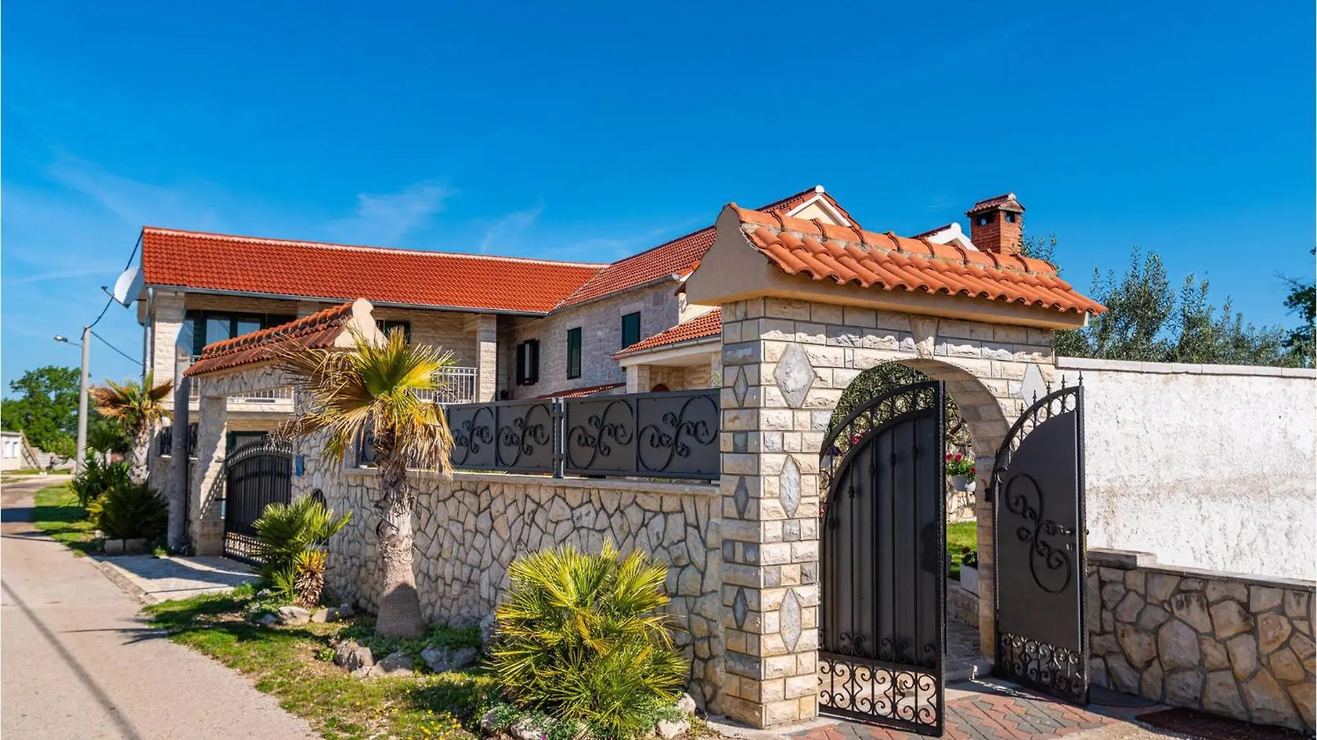 Nice Home In Benkovac With Wifi Holiday home