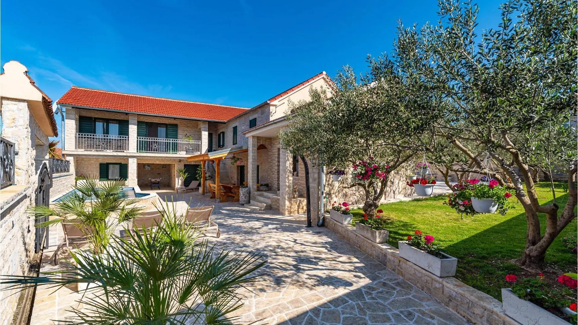 Nice Home In Benkovac With Wifi