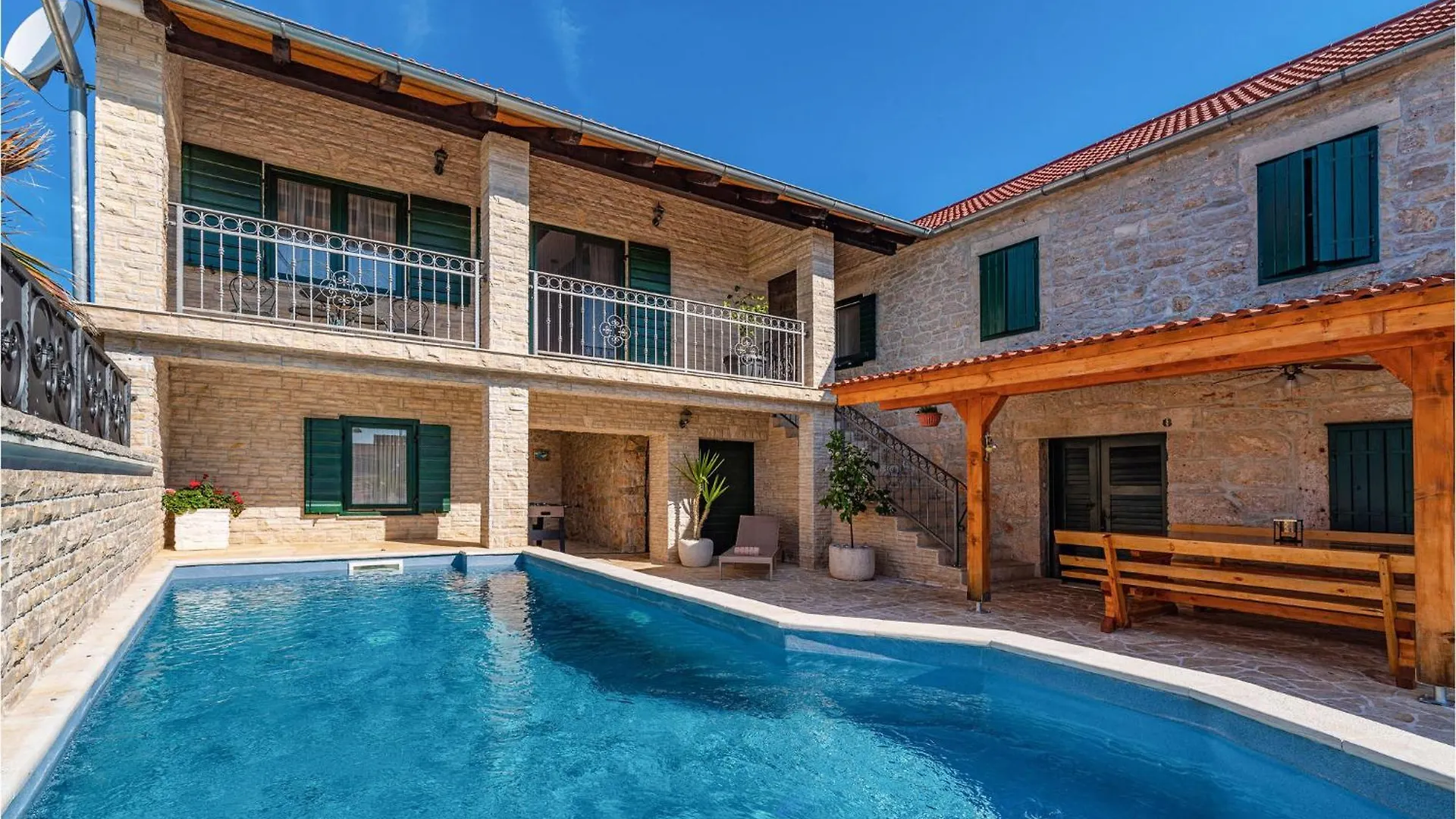 Nice Home In Benkovac With Wifi