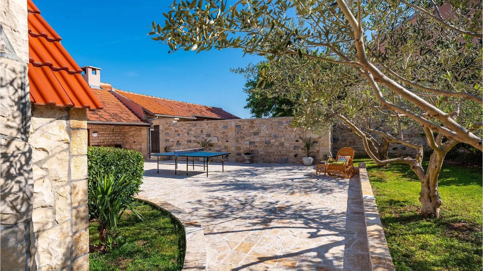Nice Home In Benkovac With Wifi