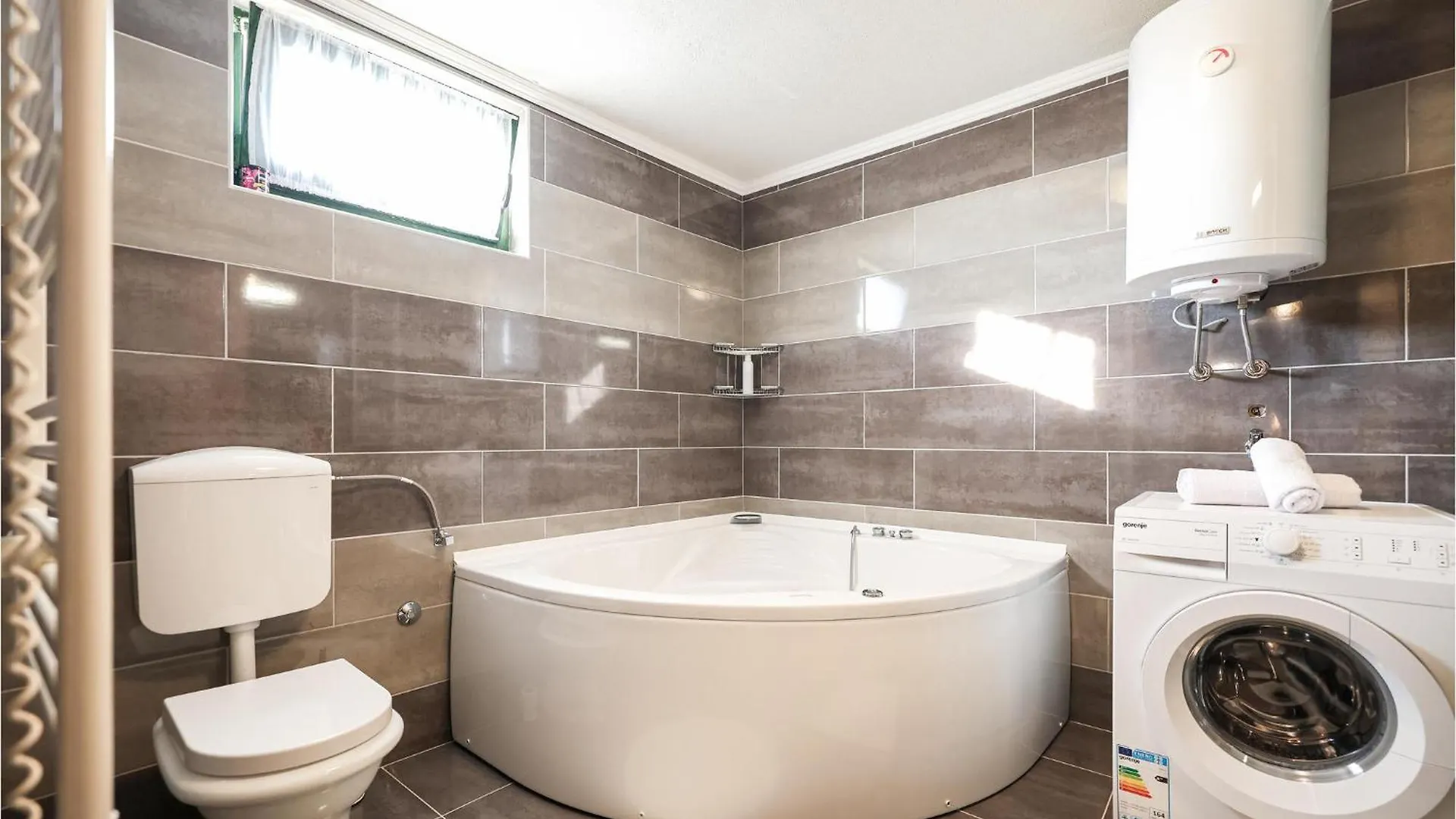 Nice Home In Benkovac With Wifi