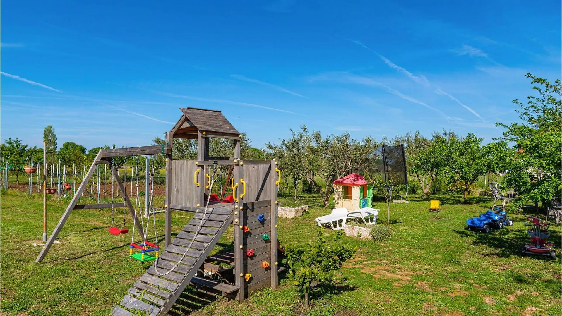 Nice Home In Benkovac With Wifi