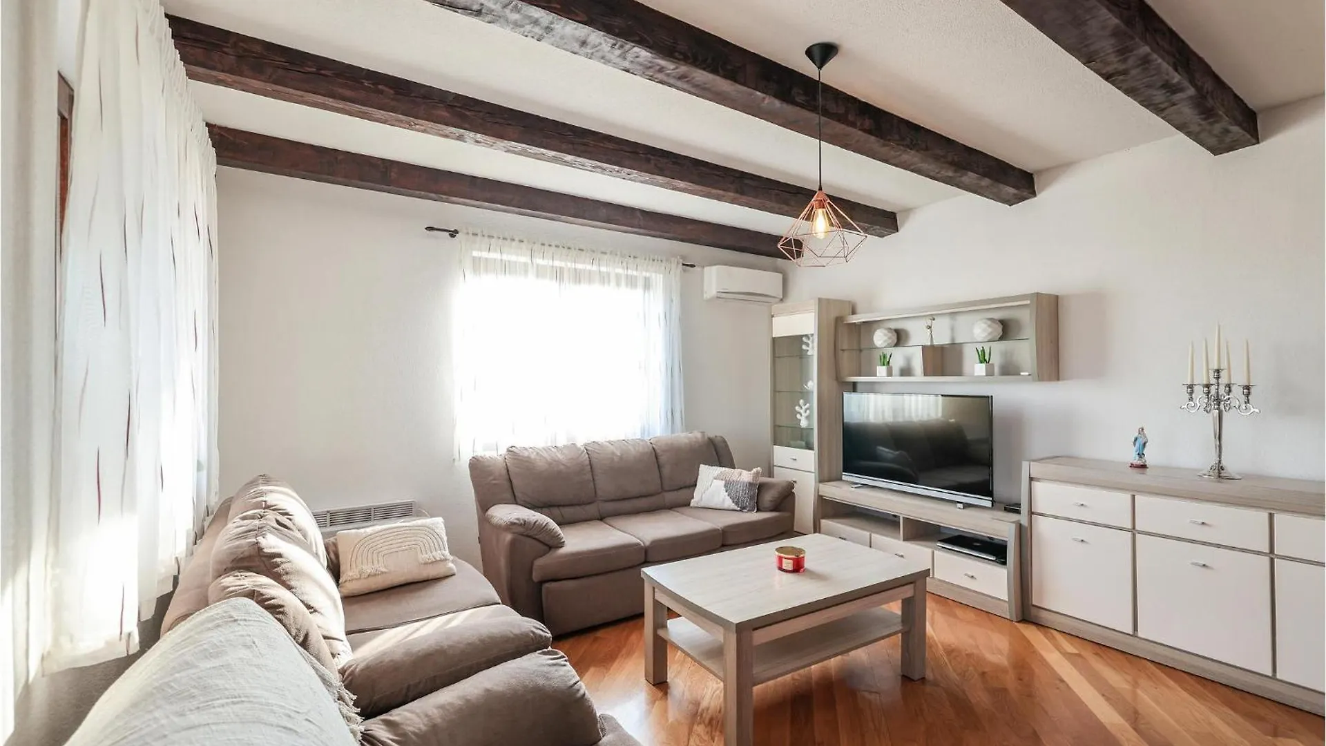 Nice Home In Benkovac With Wifi